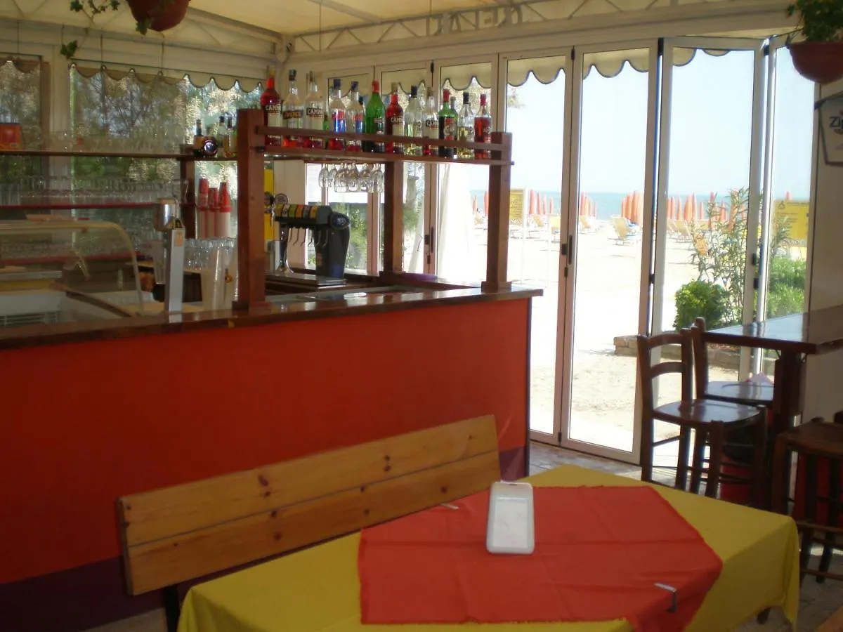 Hotel Silva Frontemare Τζεσόλο Λίντο 2*,