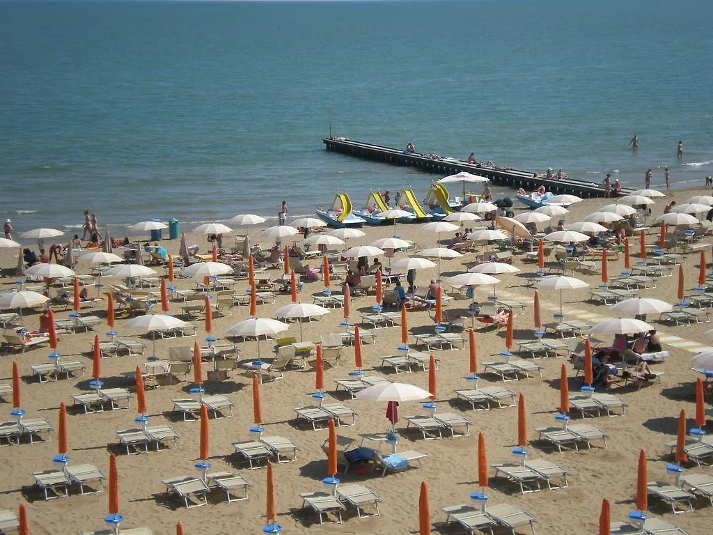 Hotel Silva Frontemare Τζεσόλο Λίντο